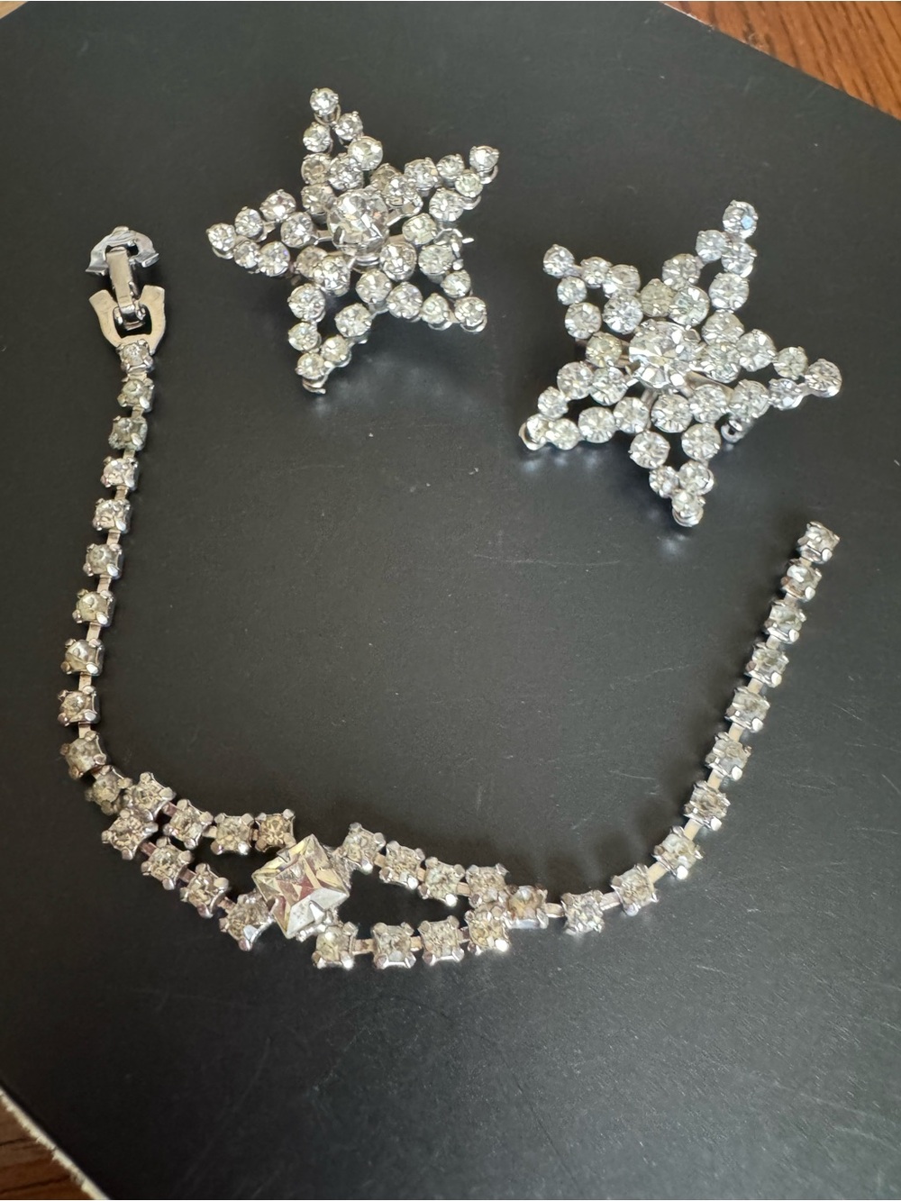 Vintage Costume Rhinestone Star Pins Brooches And Bracelet Set Estate Jewelry - Picture 2 of 6